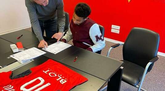Signature au Stade Rennais F.C. pour Noah Loufoundou 